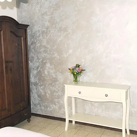 Seaside Private Parking And Air Con * Viareggio