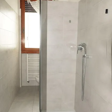 Seaside Private Parking And Air Con Βιαρέτζιο
