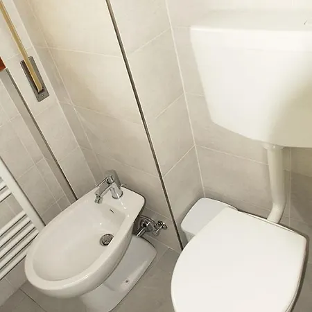 Seaside Private Parking Apartment Viareggio