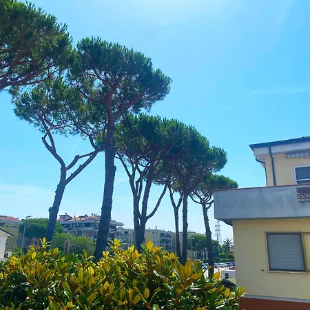 Διαμέρισμα Seaside Private Parking And Air Con